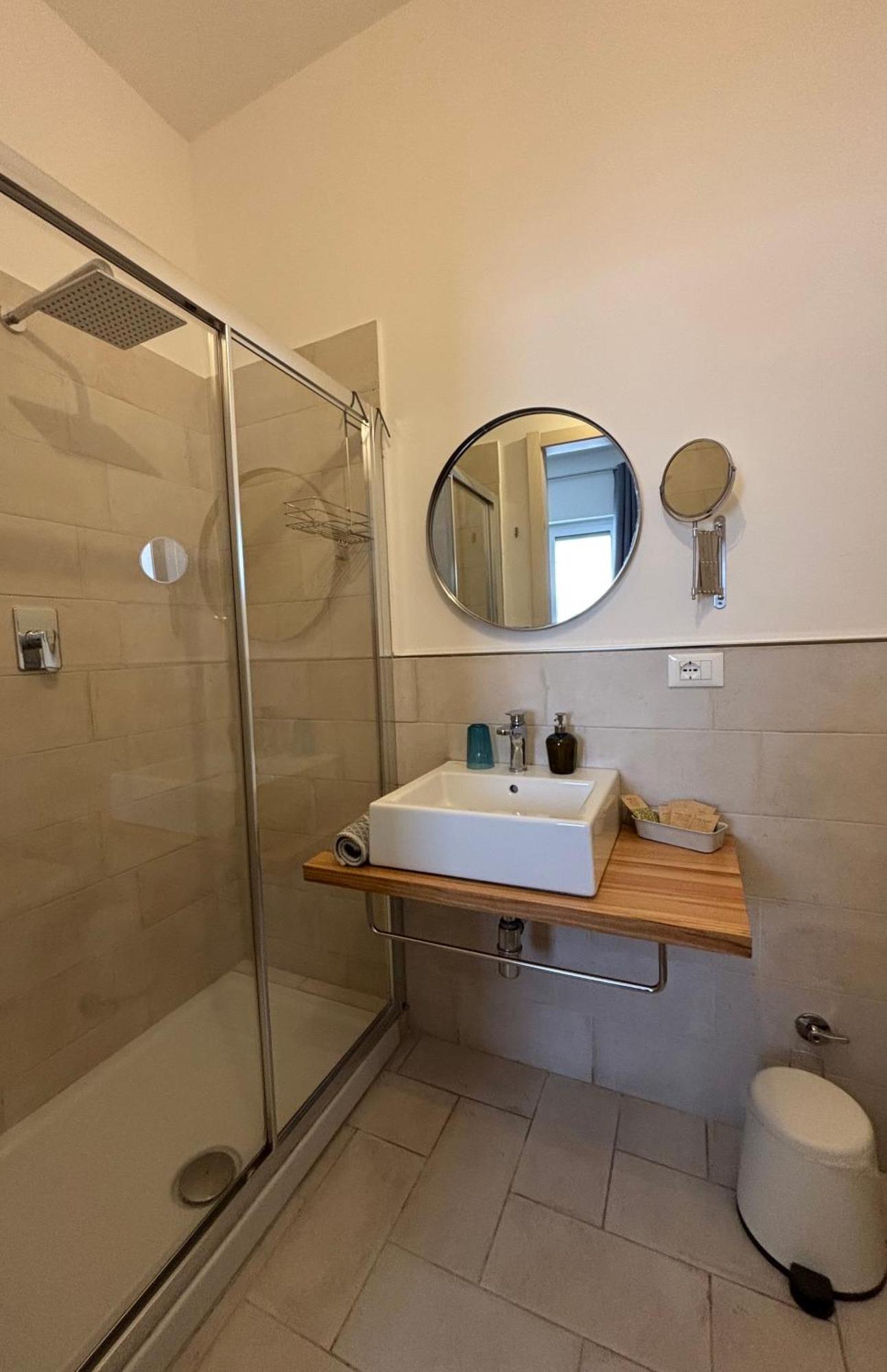 Casa Gilania Bed & Breakfast LMP
